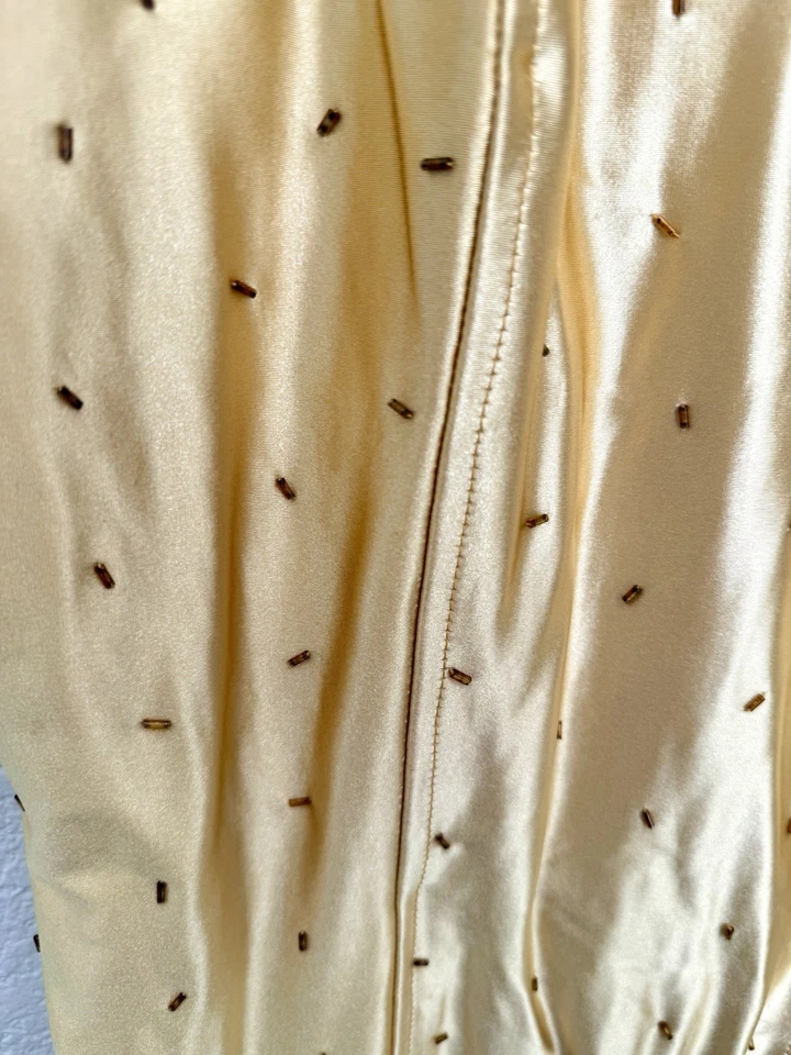 Vestido maxi bainha coquetel vintage anos 50 anos 60 dourado seda cetim frisado à mão - Imagem 3 de 4