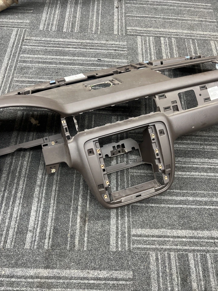 GMC Yukon Denali XL 2009 tablero moldura Foto 3 de 4