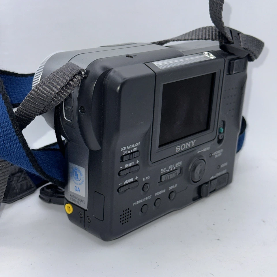 Sony Digital Mavica MVC-FD83 w/ Battery – Untested As-Is – Vintage FD Floppy Cam - Image 4 of 4