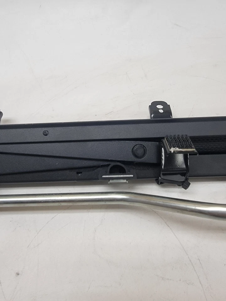 Infiniti M37 M56 Q70 Q70L 2011-2019 parabrisas trasero parasol montaje OEM Foto 4 de 4