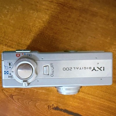 Canon IXY 200 Digital Camera Used Compact Lens Damage Japan Model