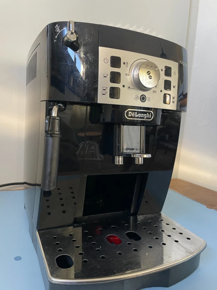 DeLonghi Magnifica S ECAM 22.110, Foto 2 von 5