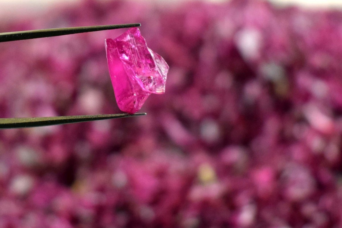 Lot De 8-10 Rubis Naturels Rouge Burma - 100 Carats - Certifié AGL - Non Traité - Pierres Brutes