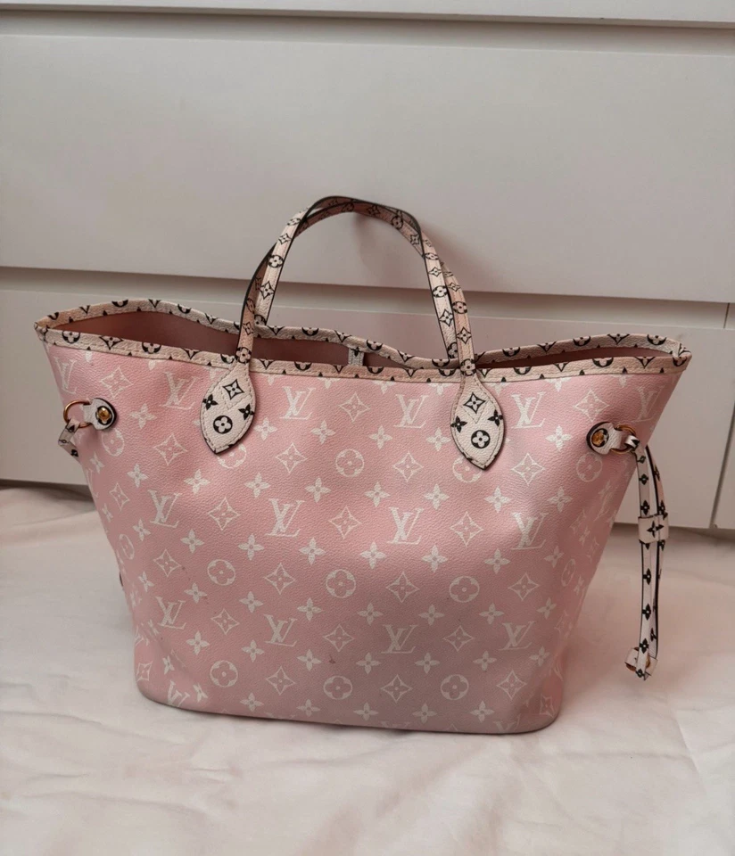 Auténtico Louis Vuitton Neverfull Monograma Gigante MM Forro Rojo/Rosa Con Bolsa Foto 2 de 4
