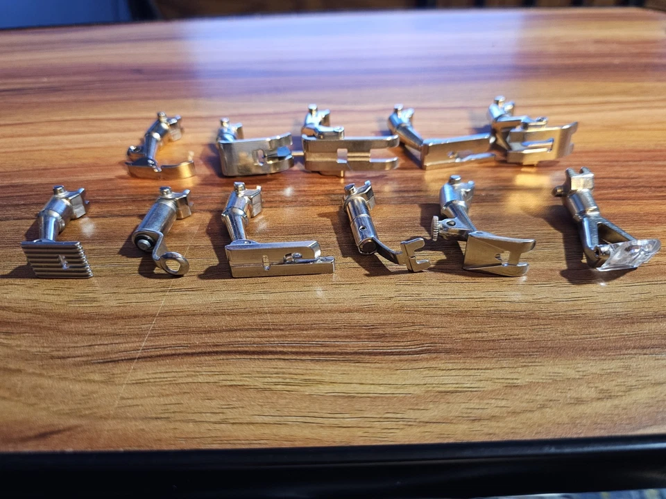 Lote de pies prensatelas estilo antiguo Bernina 730 Record vintage Foto 3 de 4