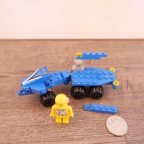 Lego Vintage 1558 Mobile Command Trailer Space Figure & Parts Lot