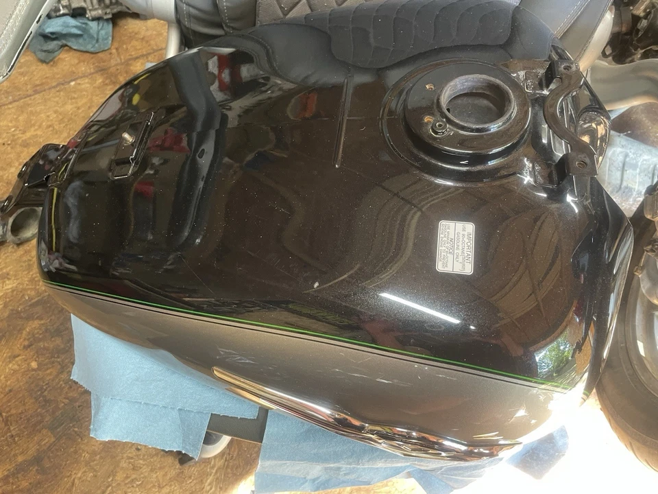 09-13 Kawasaki VN1700 Vulcan Voyager tanque de combustible gasolina Foto 2 de 4