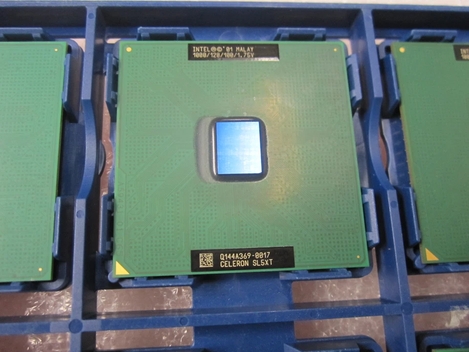 Vintage INTEL CELERON 1000/128/100/1.75V SOCKET 370 RB80526RY001128 SL5XT SL5XQ - Image 2 of 2