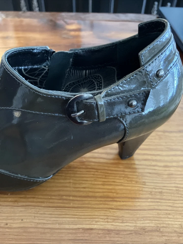 Botines Aquatalia by Marvin K charol negro cremallera lateral para mujer 8 Foto 4 de 4