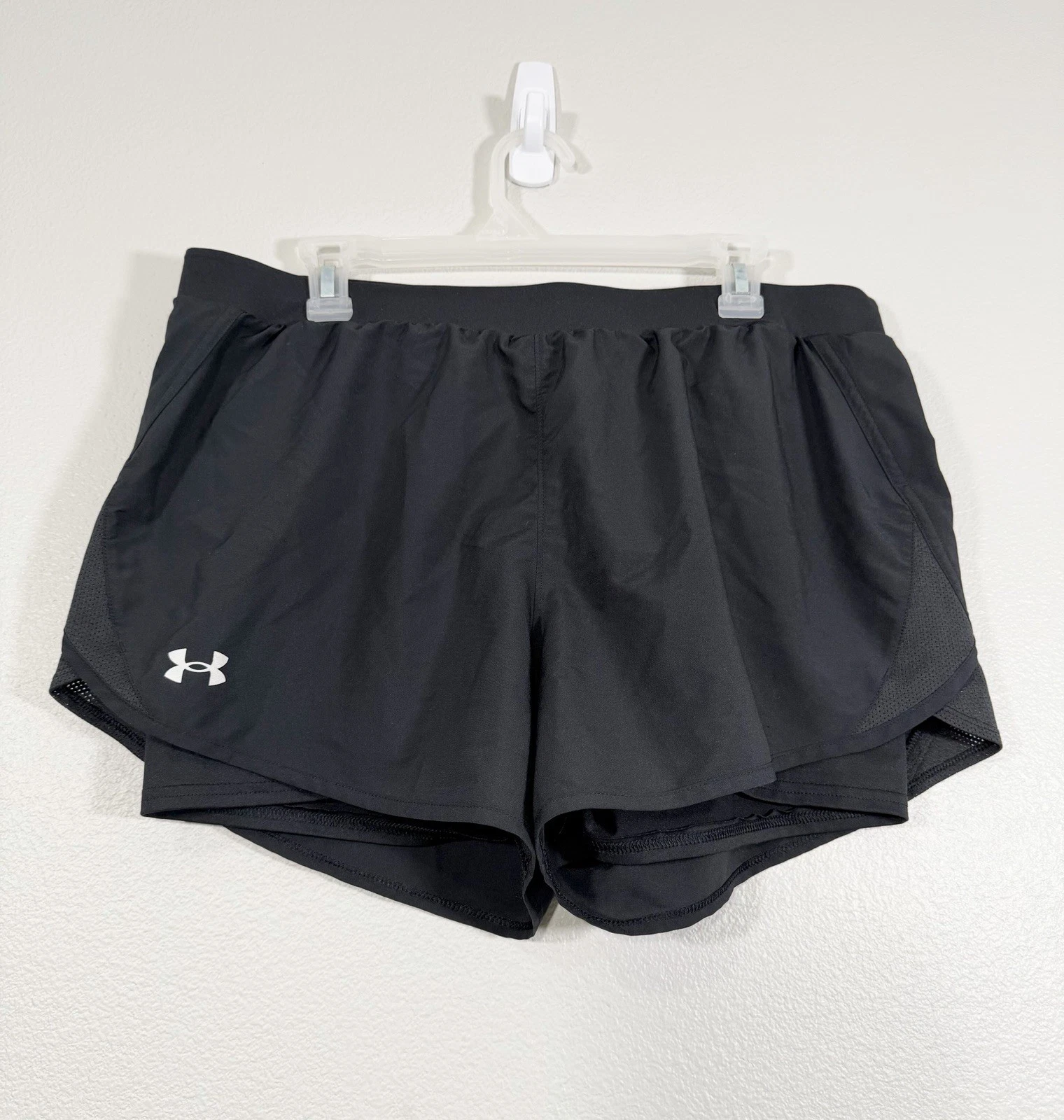 Under Armour Athletic 2-in-1 Running Shorts Biker Inner Lining HeatGear Women XL
Opens in a new wind