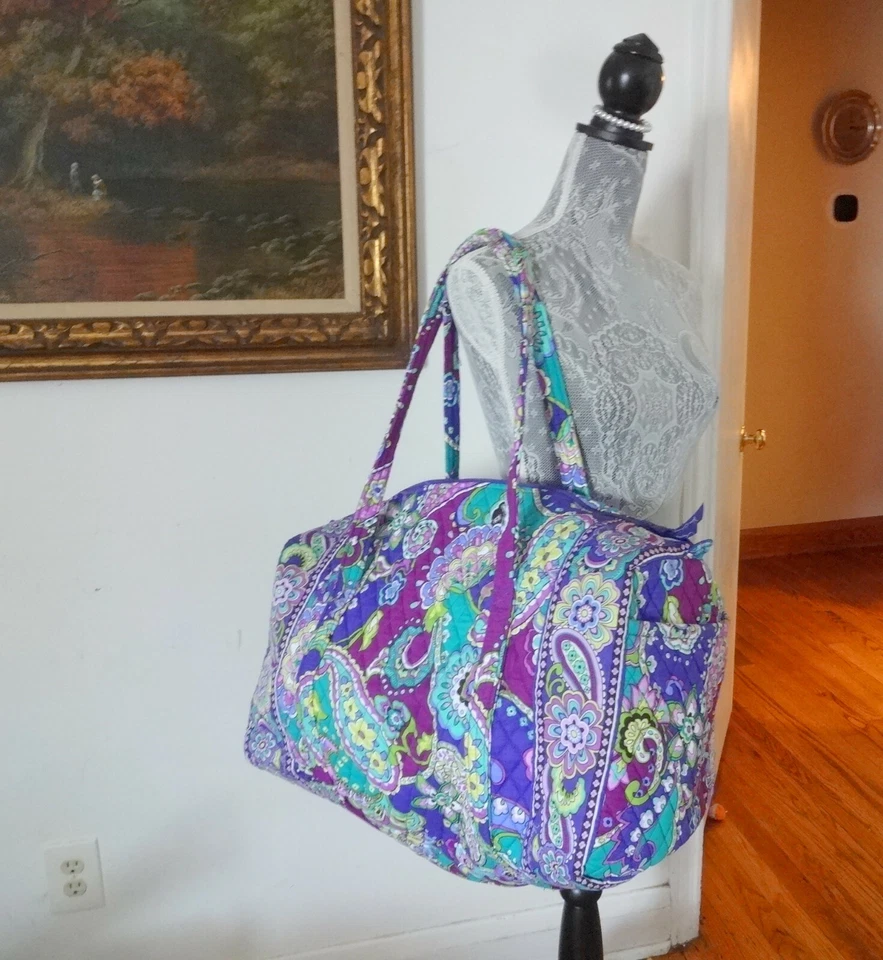 Bolso de Lona Grande de Viaje VERA BRADLEY Paisley Celebración Floral Paisley  Foto 2 de 4