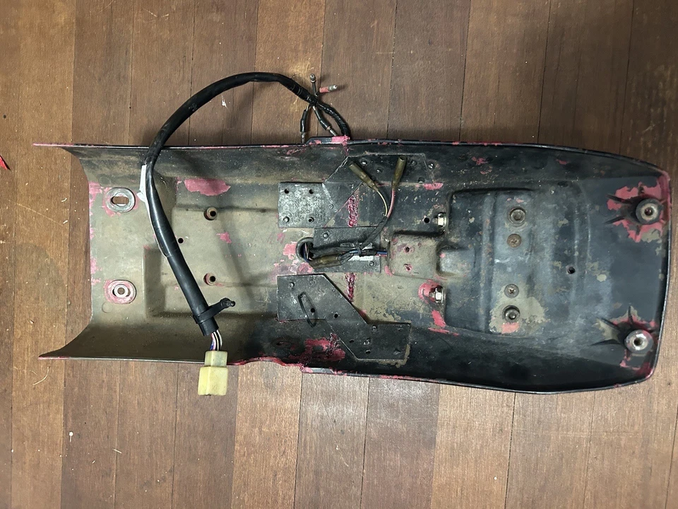 Kawasaki KLR 250 KLR250 KL250 2004 85-05 guardabarros trasero carenado luz trasera K216 Foto 2 de 3