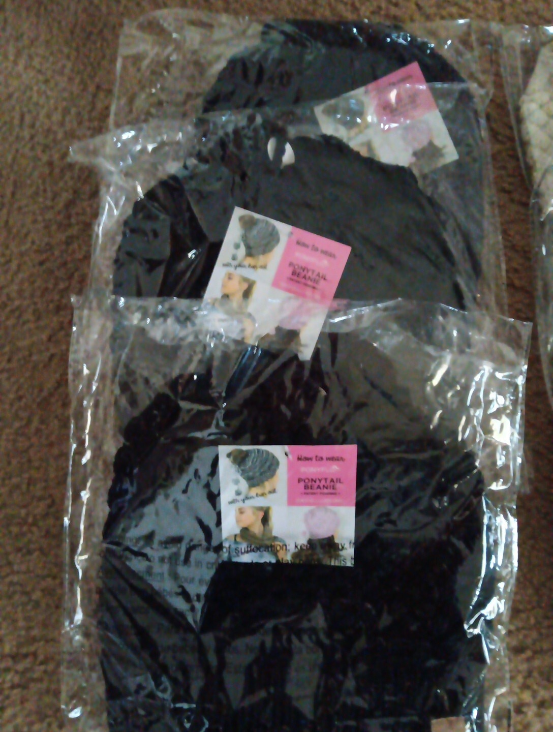 PONY Berretto David & YoungKnit con coda di cavallo regolabile.