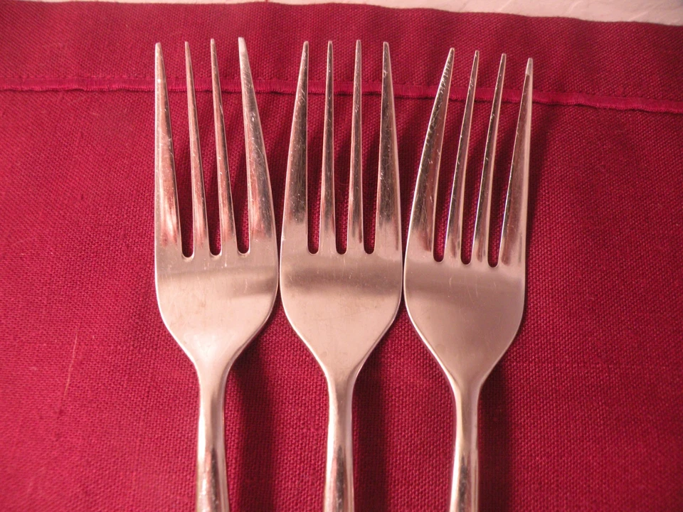 3 Dinner Foks Crate & Barrel Splendide Toronto Stainless Flatware Bands 8 1/8" - Image 2 of 4