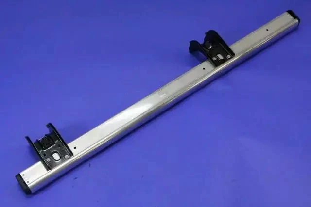 OEM NUEVO Mopar 2017-2023 Ram 1500 Classic 1500 escalón lateral derecho 68144246AE Foto 3 de 3