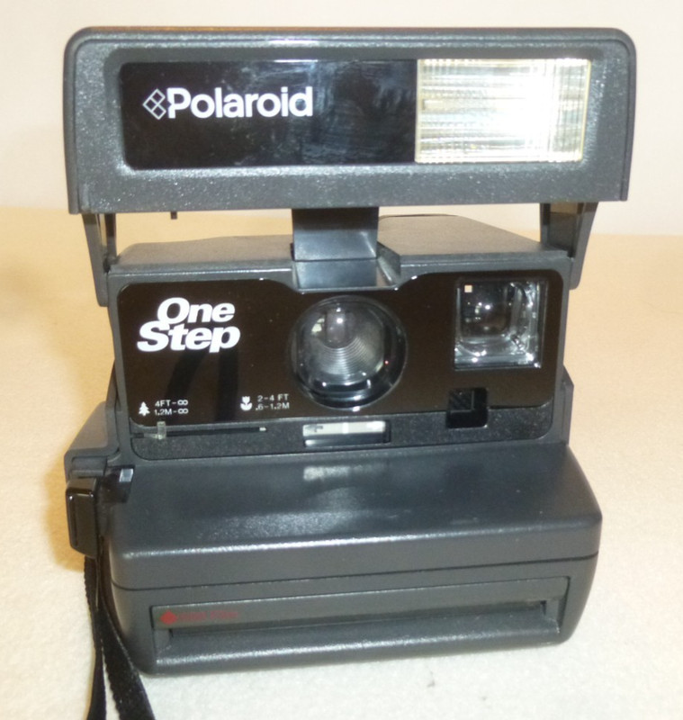 vintage POLAROID ONE STEP FLASH Instant 600 Film Camera Tested clean with  strap