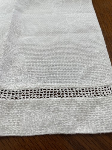 Vtg White Linen Hand Towels Set Of 2 Lace, Textured, Cutwork 19x14 & 25x14 - Picture 5 of 9