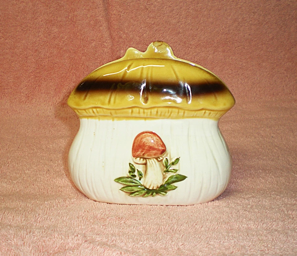 Vintage 1978 Sears & Roebuck Co. Merry Mushrooms Napkin Holder - Image 2 of 4