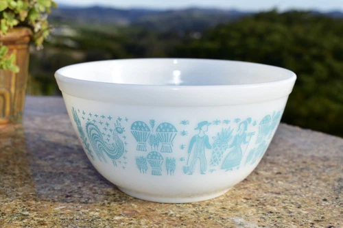 Vintage Pyrex Amish Butterprint Turquoise White 402 Mixing Bowl 2-1/2 QT