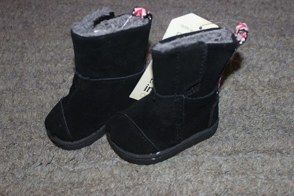 Botas de bebé Toms negras - talla 2 - NUEVAS (sin caja) Foto 2 de 4