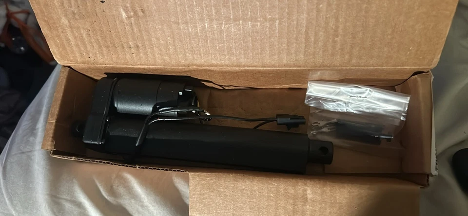 S24-09A4-04 actuators linear 24v Thomson - Image 2 of 2