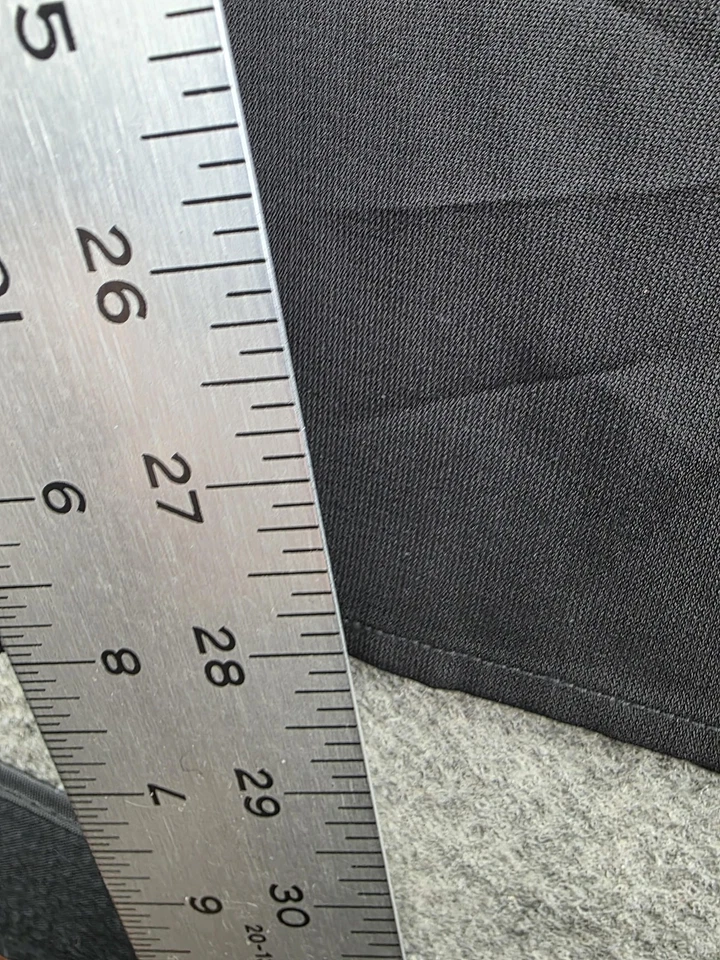 Mono exuberante para mujer mediano negro rosa floral pierna ancha tiras cuello en V lazo trasero Foto 4 de 4