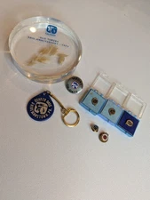 Vintage Quaker Oats Employee Award and Rare Service PIN COLLECTION  Lot  L1