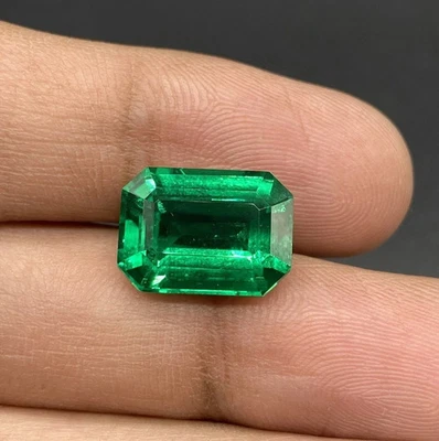 Untreated Natural AA+ 10 Ct Colombian Green Emerald Certified Loose Gemstone - Image 1 of 4