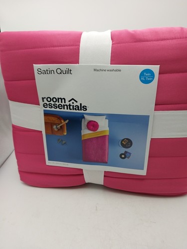 Room Essentials Satin Quilt Twin/ Twin XL Pink Fuschia - Picture 7 of 7
