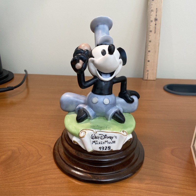 STEAMBOAT WILLIE Mickey Mouse 1928 Disney Figurine Capodimonte Laurenz Italy