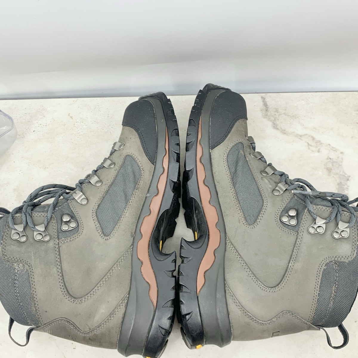 LL Bean Made in Italy Gore-Tex Hiking Boots Vibram Sole Men’s 10 Gray Blue LL Bean Boots Men Size 10.5 Shoes Mid Hiking Gore Tex Vibram  main image 3