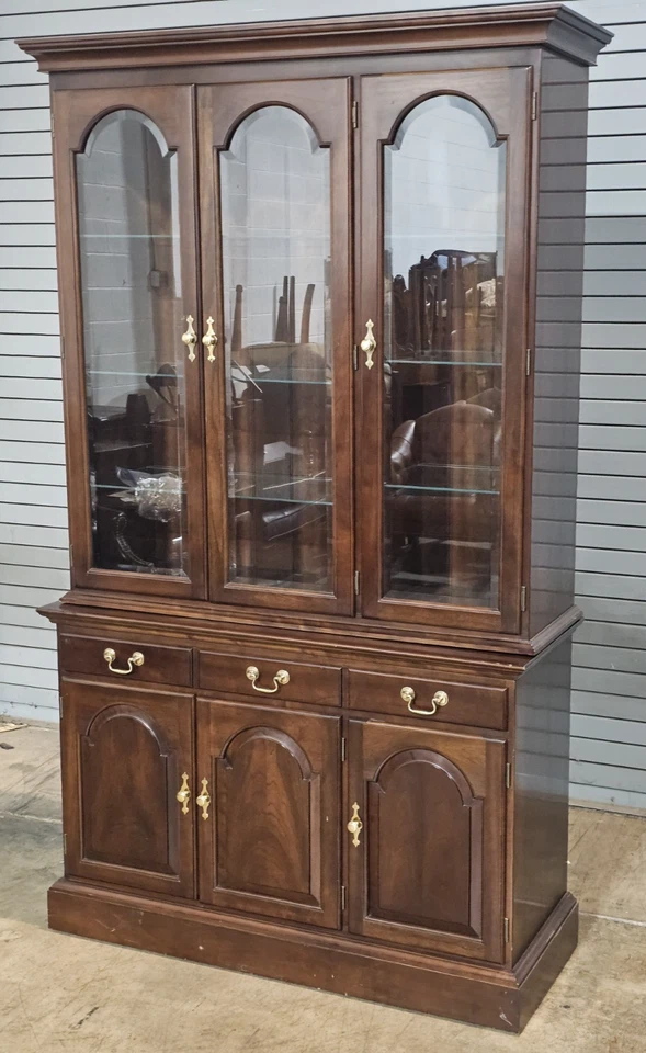 Librería o gabinete Stickley Cherry China Breakfront hecho en EE. UU. Foto 4 de 4