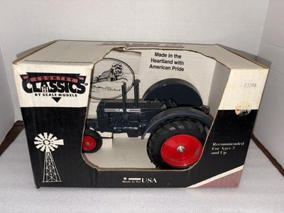 SCALE MODELS 1/16 SCALE CASE CC TRACTOR DIECAST WITH ORIGINAL BOX