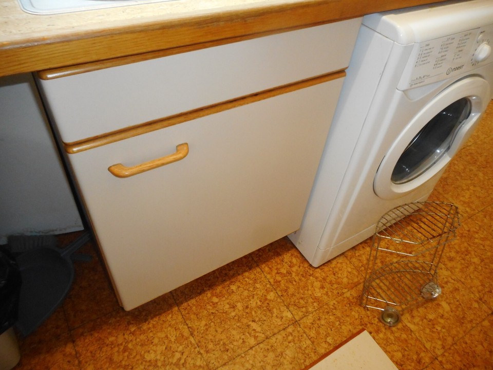 USED KITCHEN WITH FRANKIE SINK eBay