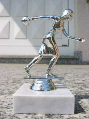 PP1268 Bowling Damen Figur Höhe ''  12,5cm '' Trophäe inkl Gravur Pokal Restposten
