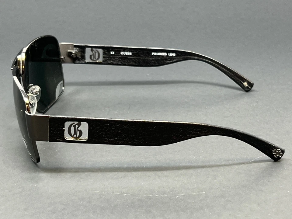 Очки солнцезащитные Guess GU6608P-GUN2 темно-серые мужские 60 мм квадратные поляризованные зеленые линзы - Изображение 4 из 4