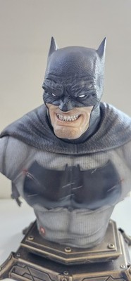 Prime 1 Studios The Dark Knight Returns Büste. Top Zustand.