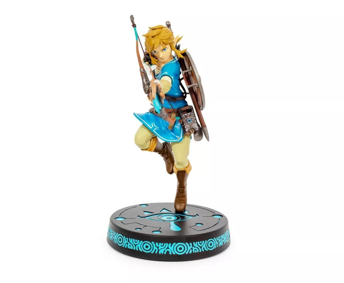 The Legend of Zelda Breath of the Wild Link Collector's Edition -  First4Figures - COM LEDS