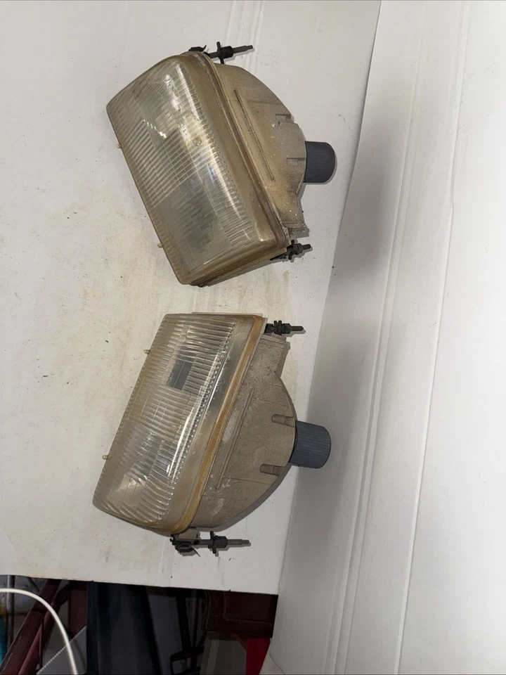 Par de faros para Ford F-150, F-250, F-350 o Bronco 1992-1996 Foto 4 de 4