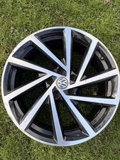 1 x VOLKSWAGON VW 19 x 8 INCH GOLF R SPIELBERG ALLOY WHEEL 5G0601025DB GENUINE