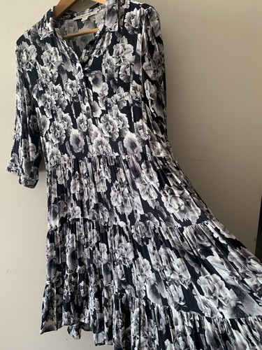 Laura Ashley Grey/black 3/4 Sleeved Viscose 3-tiered Loose Dress Size 14