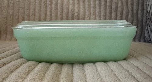 Vintage Fire King Oven Ware Green Jadeite Refrigerator Dish  W/ lid