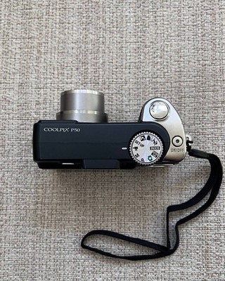 ★超美品★ NIKON ニコン COOLPIX P50 #21647 Nikon Coolpix P50 8.1MP 3.6x Zoom Digital Camera + 1GB SD + Case