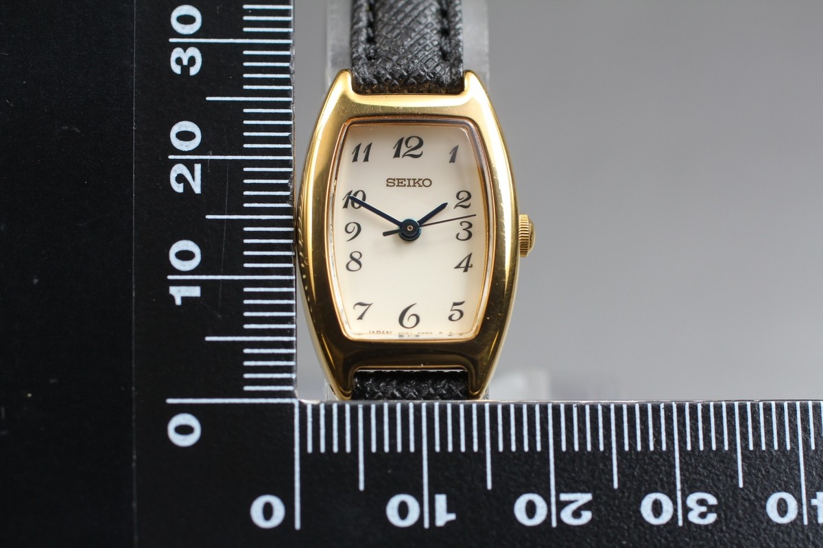 Vintage 2001 Seiko Noie 4N21-5480 Gold Tonneau Quartz Womens Watch