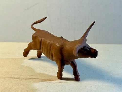 Marx 1950's 60mm Chubby Steer figure.  Brown.