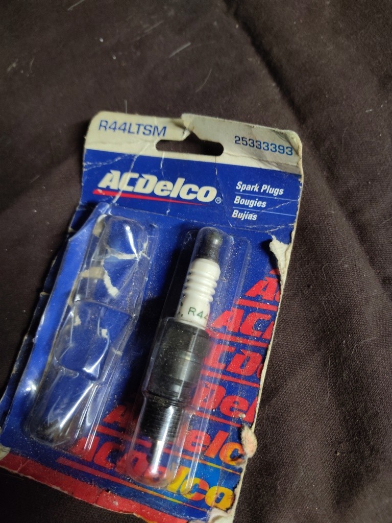 Single Spark Plug-Conventional ACDelco R44LTSM