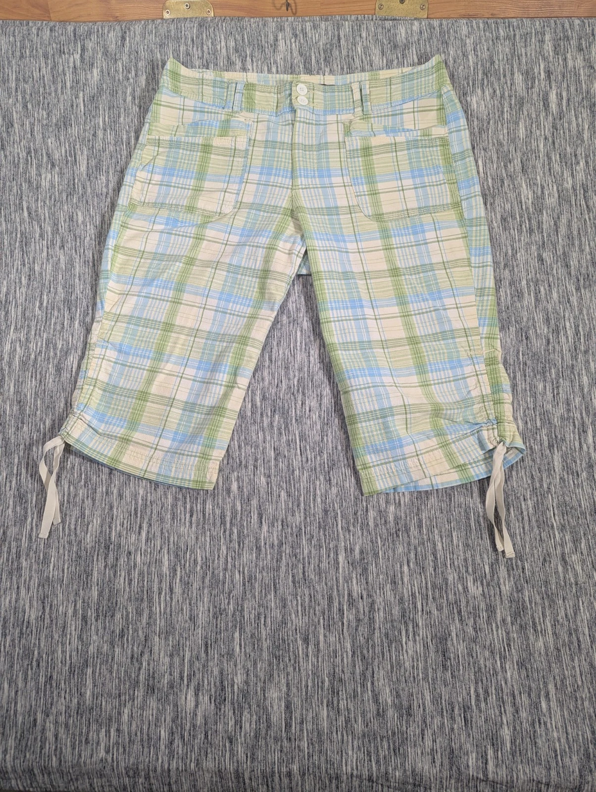 Gloria Vanderbilt Women's Size 14 Multicolor Plaid Capri Pants
Opens in a new window or tab