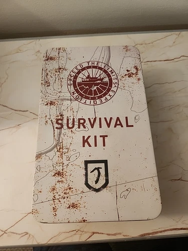Tomb Raider Collector's Edition Survival Kit Xbox One Tin with Lara Croft