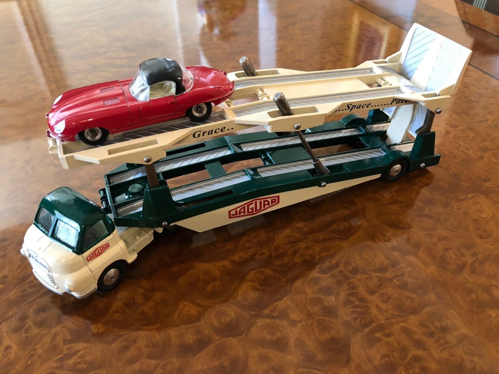 Vintage Corgi & Dinky Toys | SET | Unique Jaguar Works Car Transporter + Car