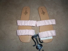 NEW, LADIES SOLE MATES PLEATED SANDALS, LIGHT PINK, SIZE 9